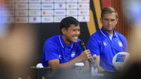 Gelandang Persib Bandung, Adam Alis, bersiap menghadapi mantan klubnya, Arema FC