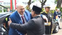 Sambutan hangat dari Presiden Prabowo Subianto kepada Presiden Belarus, Aleksandr Lukashenko, di Istana Merdeka (Foto: YT/ Sekretariat Negara) Sambutan hangat dari Presiden Prabowo Subianto kepada Presiden Belarus, Aleksandr Lukashenko, di Istana Merdeka (Foto: YT/ Sekretariat Negara)